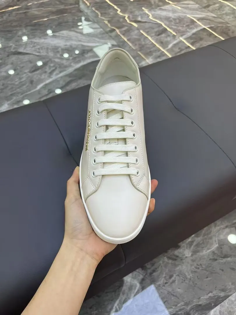 Men's Men's Shoes 💰400 [New Style] 🐝🐝DG men's calfskin sneakers Portofino Yacht shoes, simple and versatile design, unique saddle leather soles. The Dolce &G logo rear wing is the icing on the cake. Imported cowhide + rubber outsole Size: 39-44 (customized at 38.45)